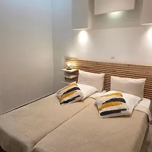 Camelia Prestige - Place De La Nation Otel